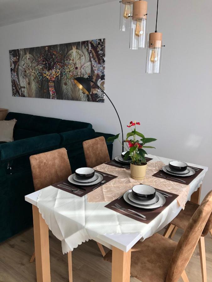 Tatra Billetee Apartman S Luxusnym Vyhladom Na Vysoketatry A Sukromnym Wellness Poprad Exterior foto