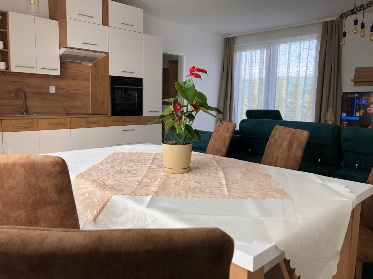 Tatra Billetee Apartman S Luxusnym Vyhladom Na Vysoketatry A Sukromnym Wellness Poprad Exterior foto