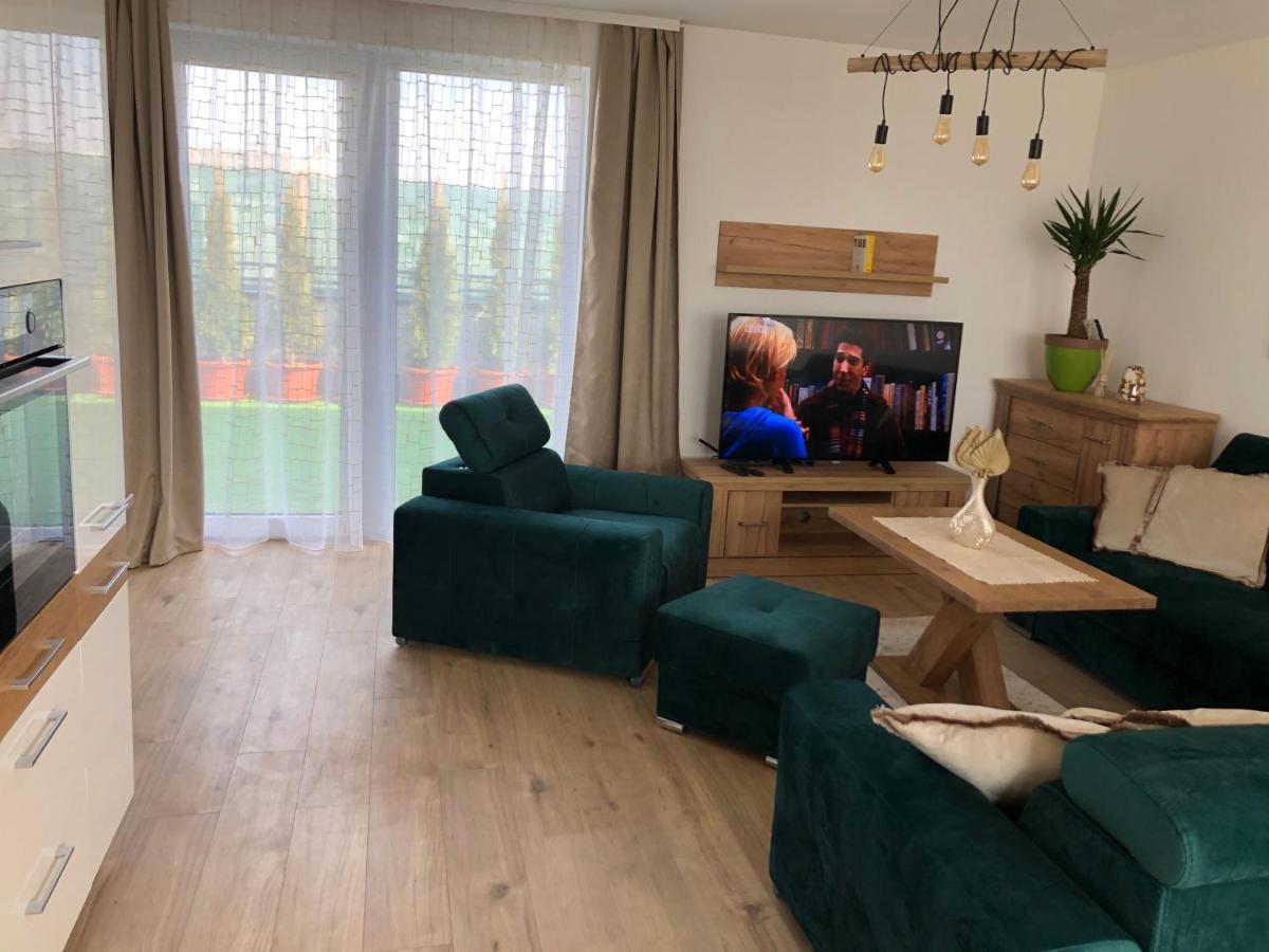Tatra Billetee Apartman S Luxusnym Vyhladom Na Vysoketatry A Sukromnym Wellness Poprad Exterior foto