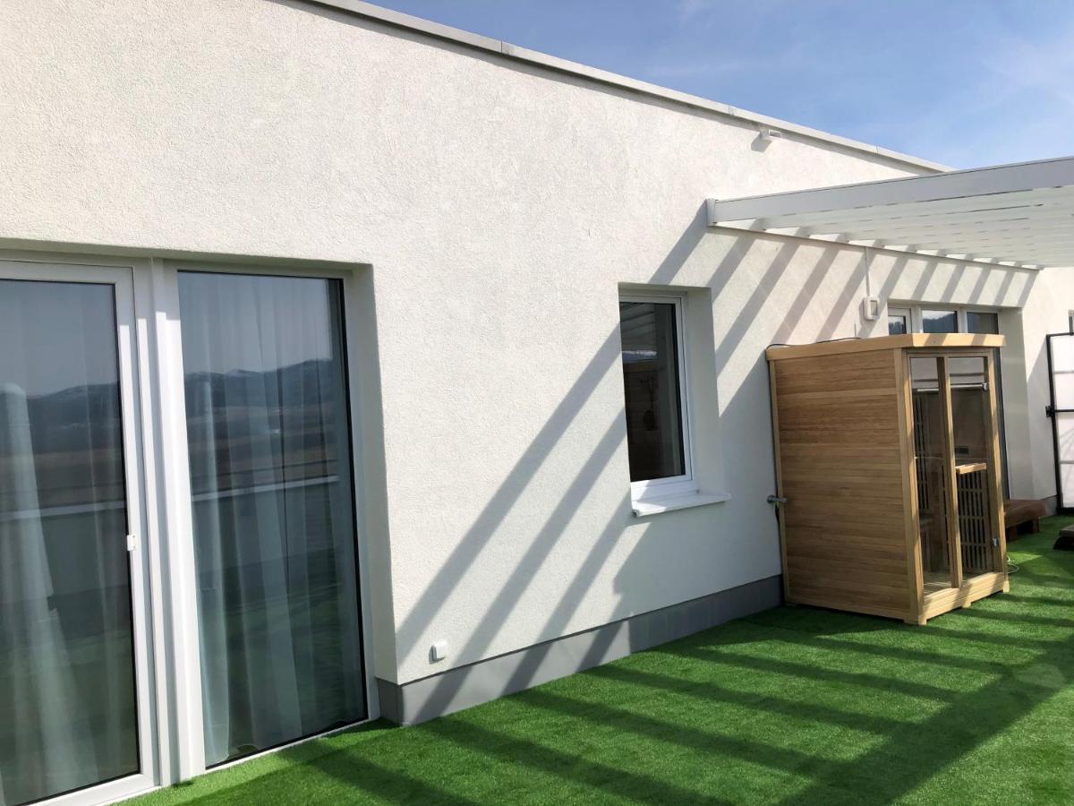 Tatra Billetee Apartman S Luxusnym Vyhladom Na Vysoketatry A Sukromnym Wellness Poprad Exterior foto